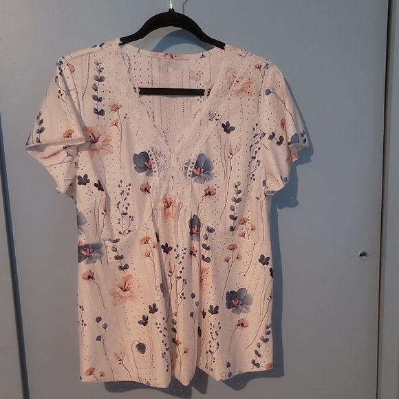 SHEIN Tops - SHEIN White Floral V-Neck Blouse